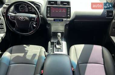 Внедорожник / Кроссовер Toyota Land Cruiser Prado 2022 в 
