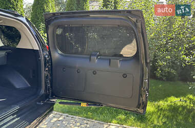 Внедорожник / Кроссовер Toyota Land Cruiser Prado 2014 в 
