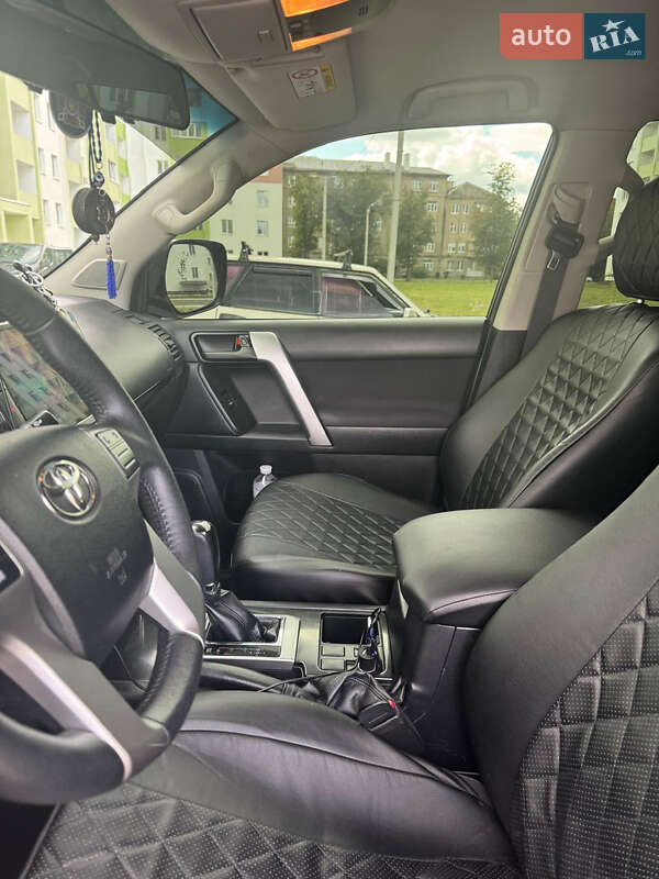 Внедорожник / Кроссовер Toyota Land Cruiser Prado 2017 в Харькове фото 7 Внедорожник / Кроссовер Toyota Land Cruiser Prado 2017 в Харькове