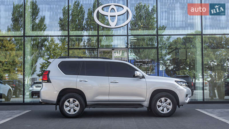 Внедорожник / Кроссовер Toyota Land Cruiser Prado 2019 в Днепре
