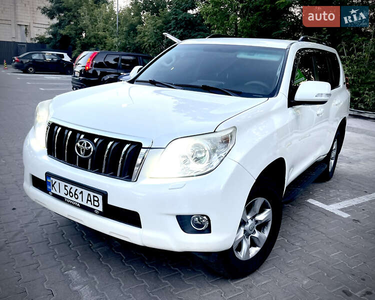 Toyota Land Cruiser Prado 2011