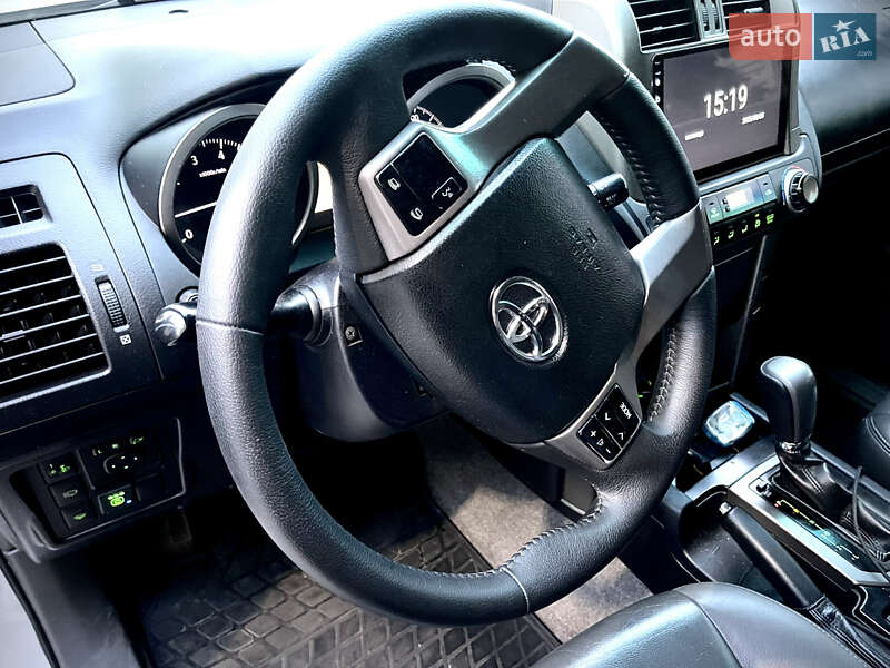 Позашляховик / Кросовер Toyota Land Cruiser Prado 2011 в Києві фото 27 Позашляховик / Кросовер Toyota Land Cruiser Prado 2011 в Києві