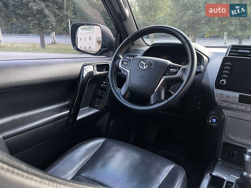 Внедорожник / Кроссовер Toyota Land Cruiser Prado 2020 в Днепре