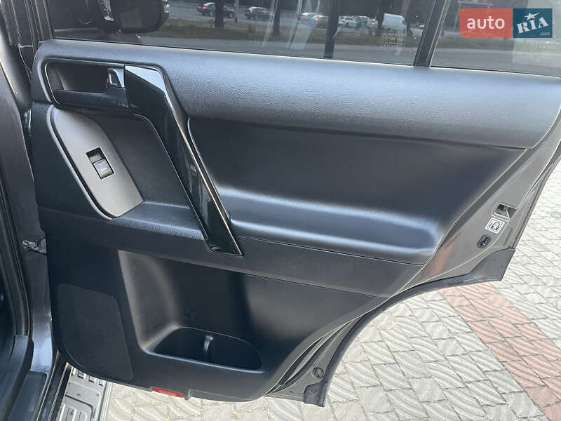 Внедорожник / Кроссовер Toyota Land Cruiser Prado 2020 в Днепре