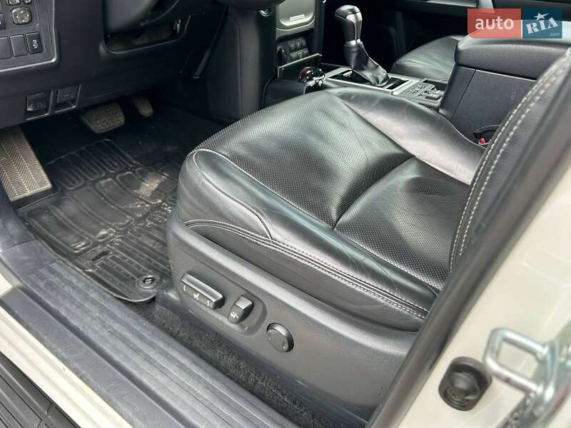 Внедорожник / Кроссовер Toyota Land Cruiser Prado 2018 в Киеве