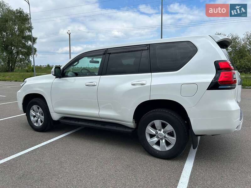 Внедорожник / Кроссовер Toyota Land Cruiser Prado 2018 в Киеве