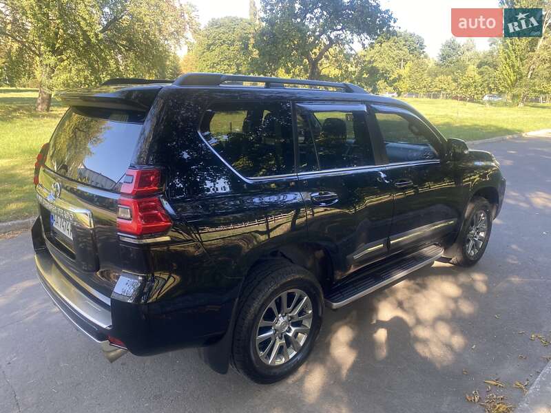 Внедорожник / Кроссовер Toyota Land Cruiser Prado 2019 в Киеве фото 4 Внедорожник / Кроссовер Toyota Land Cruiser Prado 2019 в Киеве