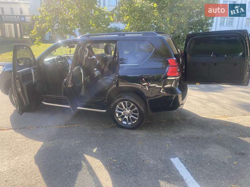 Внедорожник / Кроссовер Toyota Land Cruiser Prado 2019 в Киеве фото 14 Внедорожник / Кроссовер Toyota Land Cruiser Prado 2019 в Киеве