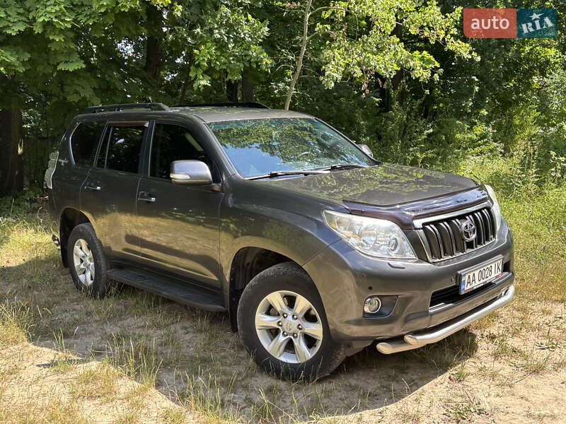 Внедорожник / Кроссовер Toyota Land Cruiser Prado 2012 в Киеве