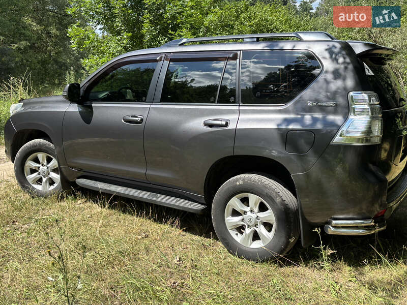 Внедорожник / Кроссовер Toyota Land Cruiser Prado 2012 в Киеве