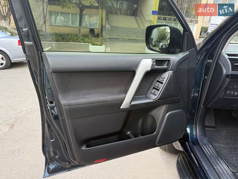 Внедорожник / Кроссовер Toyota Land Cruiser Prado 2017 в Киеве