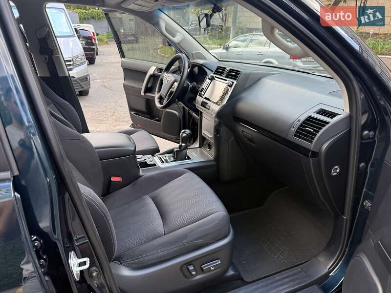 Внедорожник / Кроссовер Toyota Land Cruiser Prado 2017 в Киеве