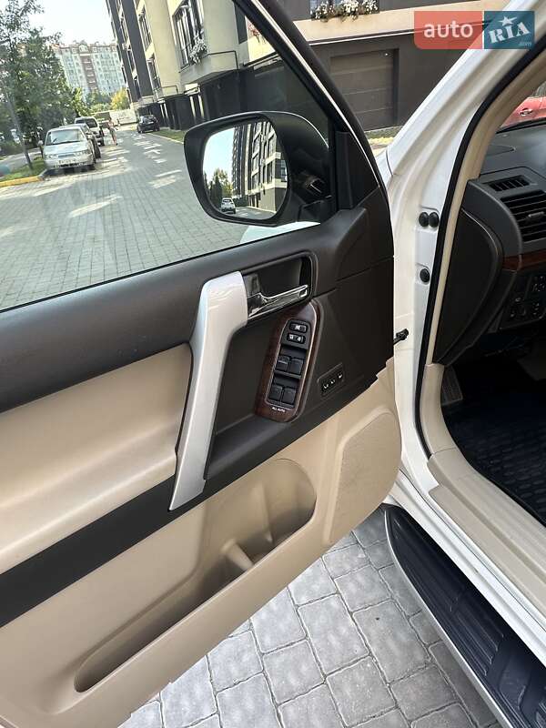 Внедорожник / Кроссовер Toyota Land Cruiser Prado 2010 в Ивано-Франковске