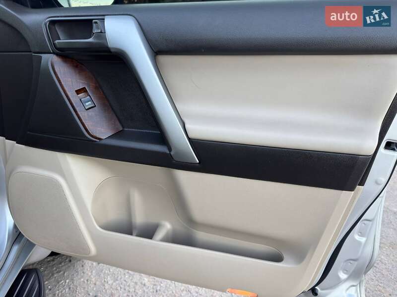 Внедорожник / Кроссовер Toyota Land Cruiser Prado 2011 в Ахтырке фото 50 Внедорожник / Кроссовер Toyota Land Cruiser Prado 2011 в Ахтырке