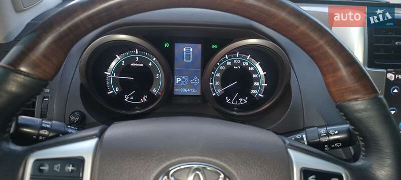 Внедорожник / Кроссовер Toyota Land Cruiser Prado 2010 в Николаеве