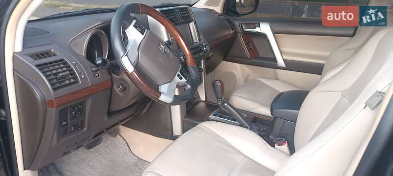 Внедорожник / Кроссовер Toyota Land Cruiser Prado 2010 в Николаеве