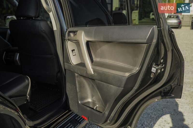 Внедорожник / Кроссовер Toyota Land Cruiser Prado 2020 в Черновцах