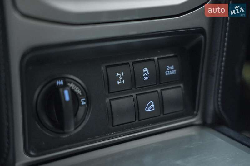 Внедорожник / Кроссовер Toyota Land Cruiser Prado 2020 в Черновцах