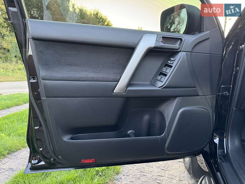 Внедорожник / Кроссовер Toyota Land Cruiser Prado 2013 в Киеве
