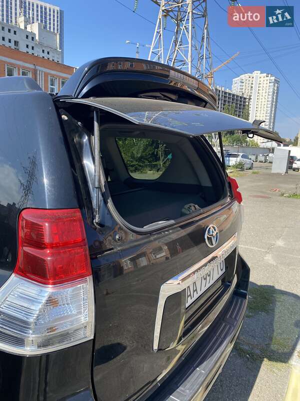 Внедорожник / Кроссовер Toyota Land Cruiser Prado 2010 в Киеве