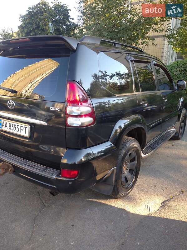 Позашляховик / Кросовер Toyota Land Cruiser Prado 2005 в Києві
