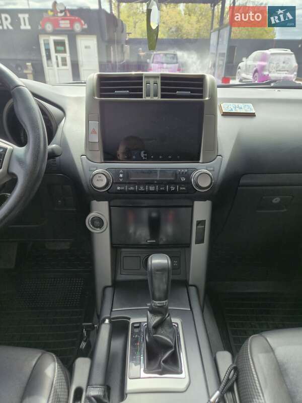 Внедорожник / Кроссовер Toyota Land Cruiser Prado 2012 в Днепре