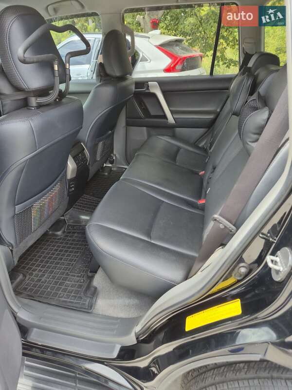 Внедорожник / Кроссовер Toyota Land Cruiser Prado 2012 в Днепре