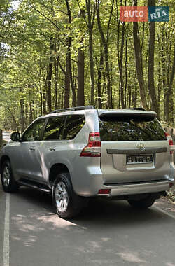 Внедорожник / Кроссовер Toyota Land Cruiser Prado 2017 в 