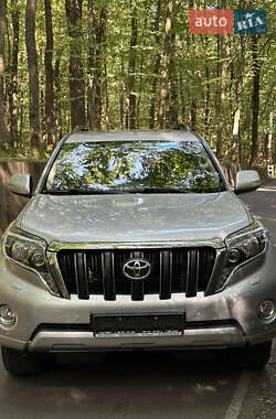 Внедорожник / Кроссовер Toyota Land Cruiser Prado 2017 в 