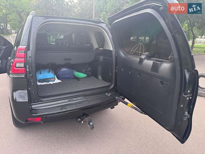 Внедорожник / Кроссовер Toyota Land Cruiser Prado 2017 в Николаеве