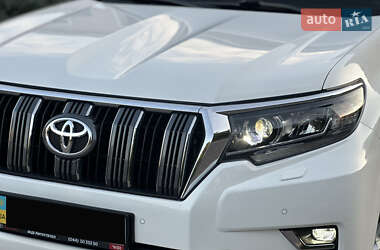 Позашляховик / Кросовер Toyota Land Cruiser Prado 2019 в 