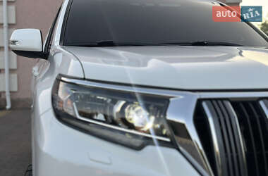 Позашляховик / Кросовер Toyota Land Cruiser Prado 2019 в 