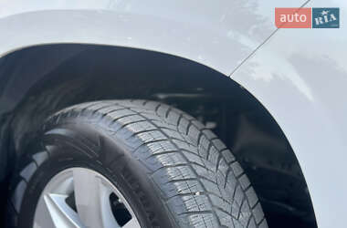 Позашляховик / Кросовер Toyota Land Cruiser Prado 2019 в 