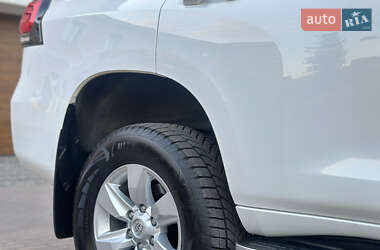 Позашляховик / Кросовер Toyota Land Cruiser Prado 2019 в 
