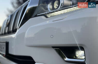 Позашляховик / Кросовер Toyota Land Cruiser Prado 2019 в 