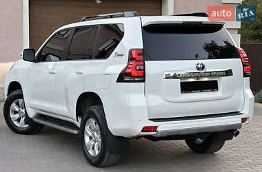 Позашляховик / Кросовер Toyota Land Cruiser Prado 2019 в 