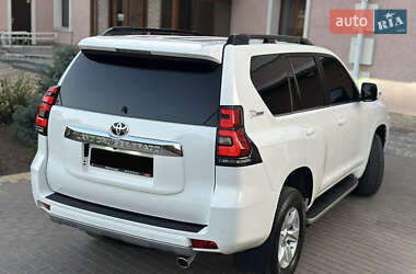 Позашляховик / Кросовер Toyota Land Cruiser Prado 2019 в 