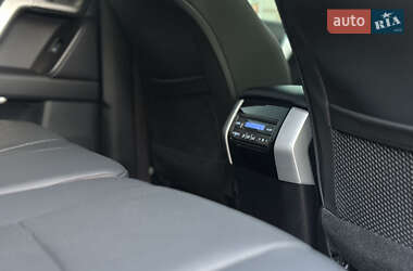 Позашляховик / Кросовер Toyota Land Cruiser Prado 2019 в 