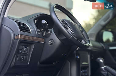 Позашляховик / Кросовер Toyota Land Cruiser Prado 2019 в 