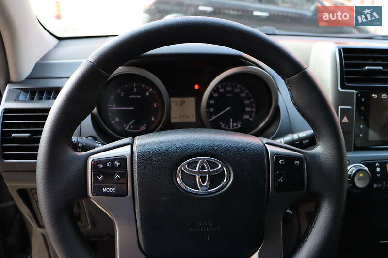 Внедорожник / Кроссовер Toyota Land Cruiser Prado 2013 в Львове