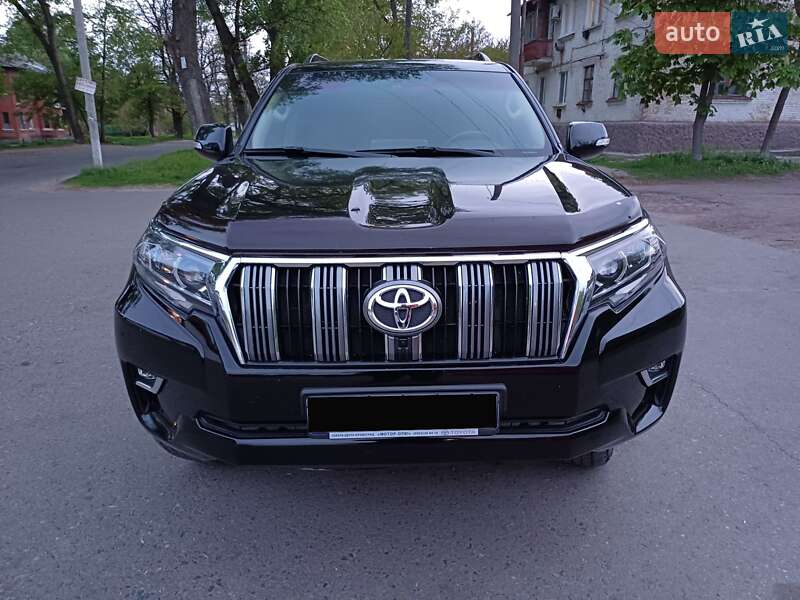 Внедорожник / Кроссовер Toyota Land Cruiser Prado 2010 в Александрие