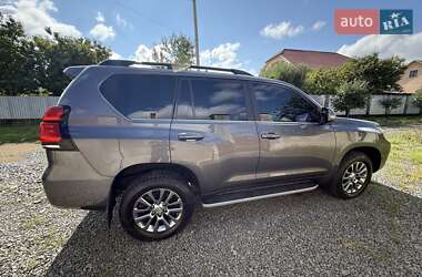 Внедорожник / Кроссовер Toyota Land Cruiser Prado 2018 в 