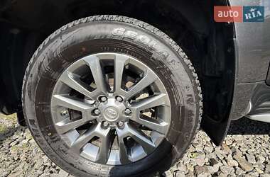 Внедорожник / Кроссовер Toyota Land Cruiser Prado 2018 в 