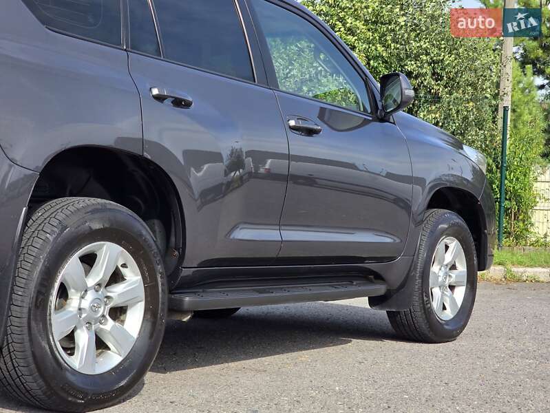 Внедорожник / Кроссовер Toyota Land Cruiser Prado 2017 в Хмельницком