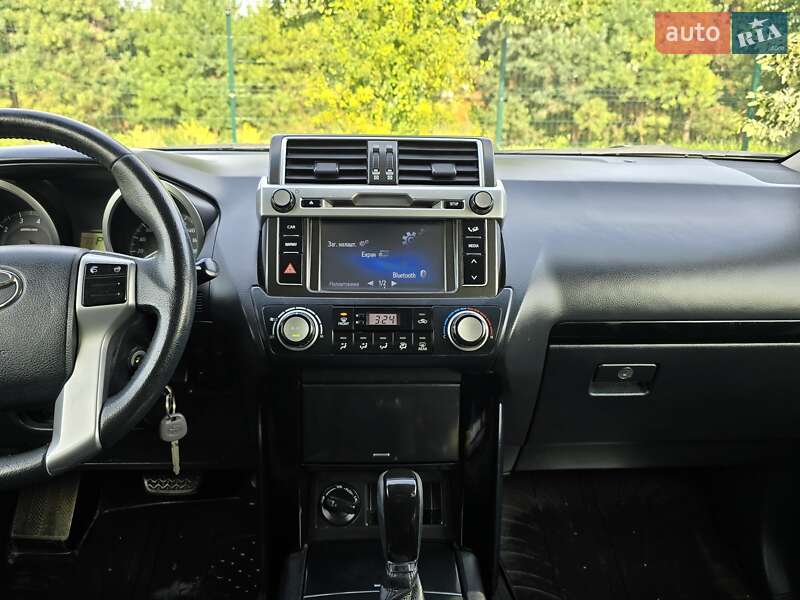 Внедорожник / Кроссовер Toyota Land Cruiser Prado 2017 в Хмельницком