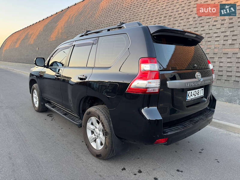 Внедорожник / Кроссовер Toyota Land Cruiser Prado 2016 в Киеве фото 6 Внедорожник / Кроссовер Toyota Land Cruiser Prado 2016 в Киеве