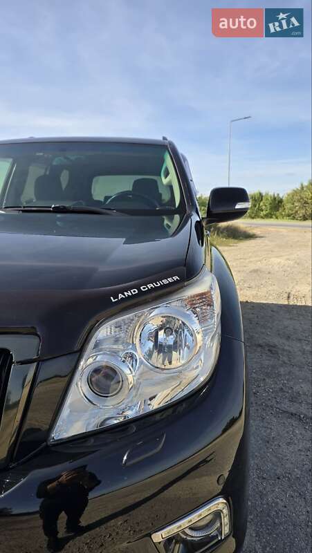 Позашляховик / Кросовер Toyota Land Cruiser Prado 2012 в Чорткові