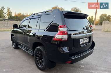 Внедорожник / Кроссовер Toyota Land Cruiser Prado 2015 в 