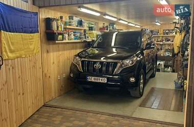 Внедорожник / Кроссовер Toyota Land Cruiser Prado 2015 в 