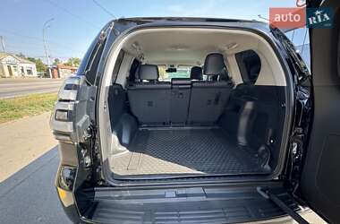 Внедорожник / Кроссовер Toyota Land Cruiser Prado 2021 в 